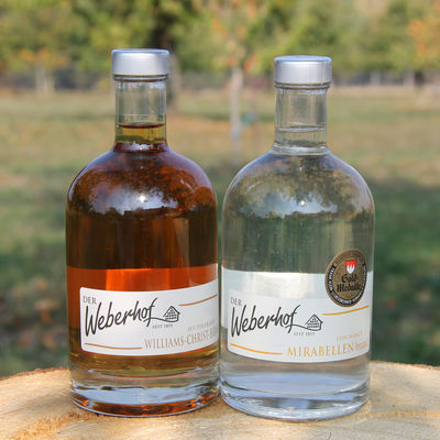 Bild vergrößern: Herbstlich in Szene gesetzt: Destillate vom Weberhof