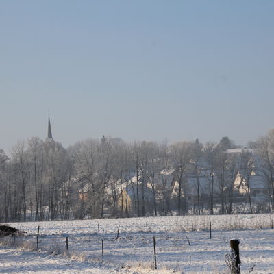 Bild vergrößern: Blick ber verschneiten Kirschgarten nach Stckach